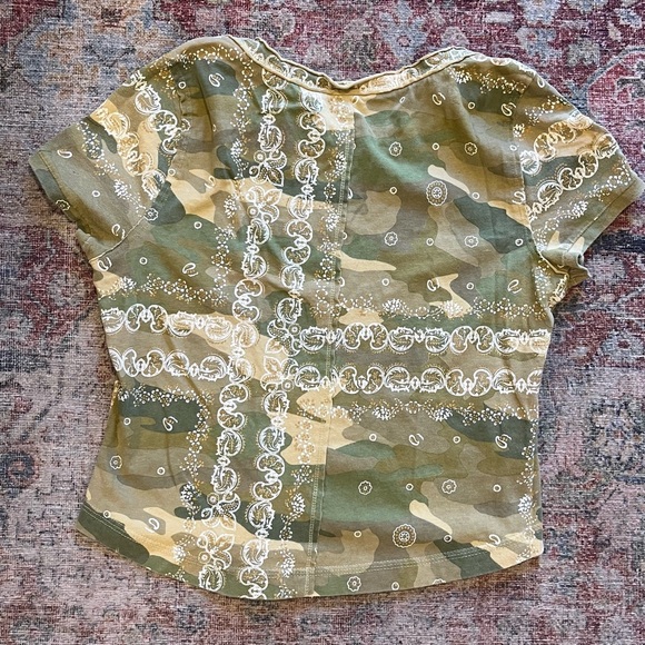 Anthropologie Pilcro Baby Tee in Camo Moss- Size Medium - Picture 7 of 7